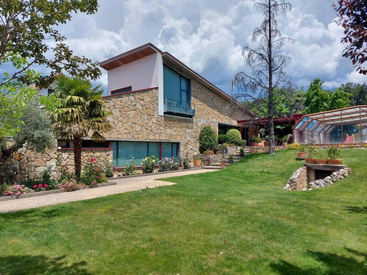 Villa Fantástica vivienda con amplio jardín y piscina Cercedilla Esterno foto